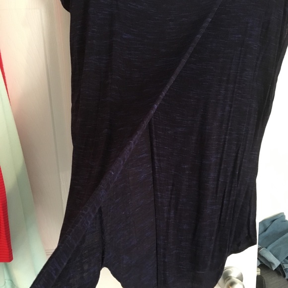 Aritzia scoop neck open back shirt - Picture 4 of 4